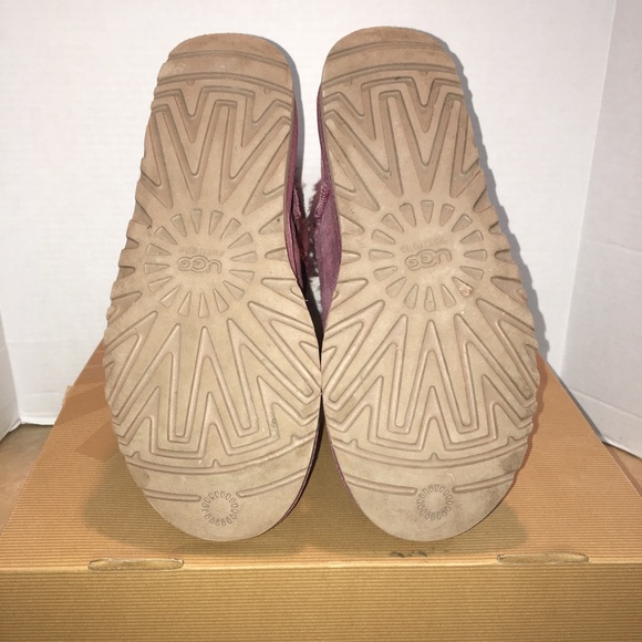 Ugg Bailey Button Boots - Picture 4 of 6